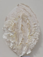 Charger l'image dans la galerie, Blanches plumes, blanche porcelaine