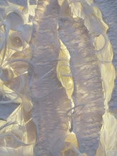 Charger l'image dans la galerie, Blanches plumes, blanche porcelaine