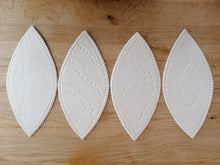 Charger l'image dans la galerie, Biscuits de porcelaine feuille plate