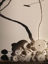 Charger l&#39;image dans la galerie, Tableau de porcelaine &quot;La Rencontre&quot;
